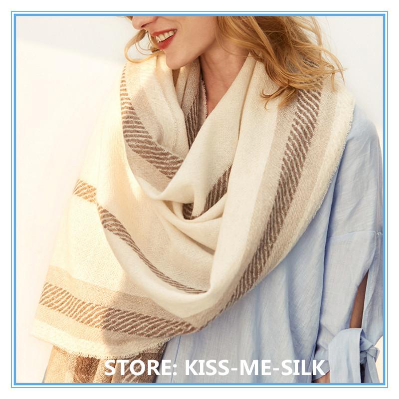 KISS-ME-SILK Wool scarf shawl dual-use female autumn and winter wild fashion 70*190CM/210G
KISS-ME-SILK Wool scarf shawl dual-use female autumn and winter wild fashion 70*190CM/210G