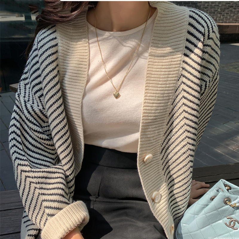 2021 New Female Meshes Autumn Striped Winter Decorate on v Cardigans Free Cardigan Button Sweaters C3033 IM6I, White;black
2021 New Female Meshes Autumn Striped Winter Decorate on v Cardigans Free Cardigan Button Sweaters C3033 IM6I, White;black