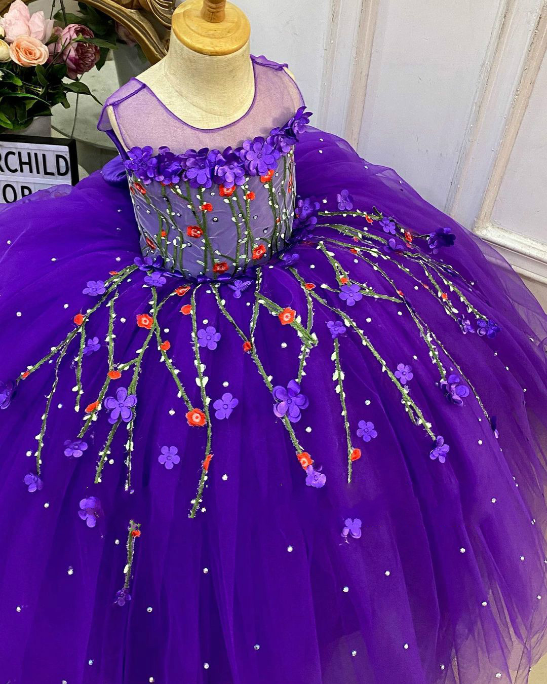 Sheer Neck Beaded 2021 Flower Girl Dresses Hand Made Flowers Little Girl Wedding Dresses Cheap Communion Pageant Dresses Gowns ZJ635