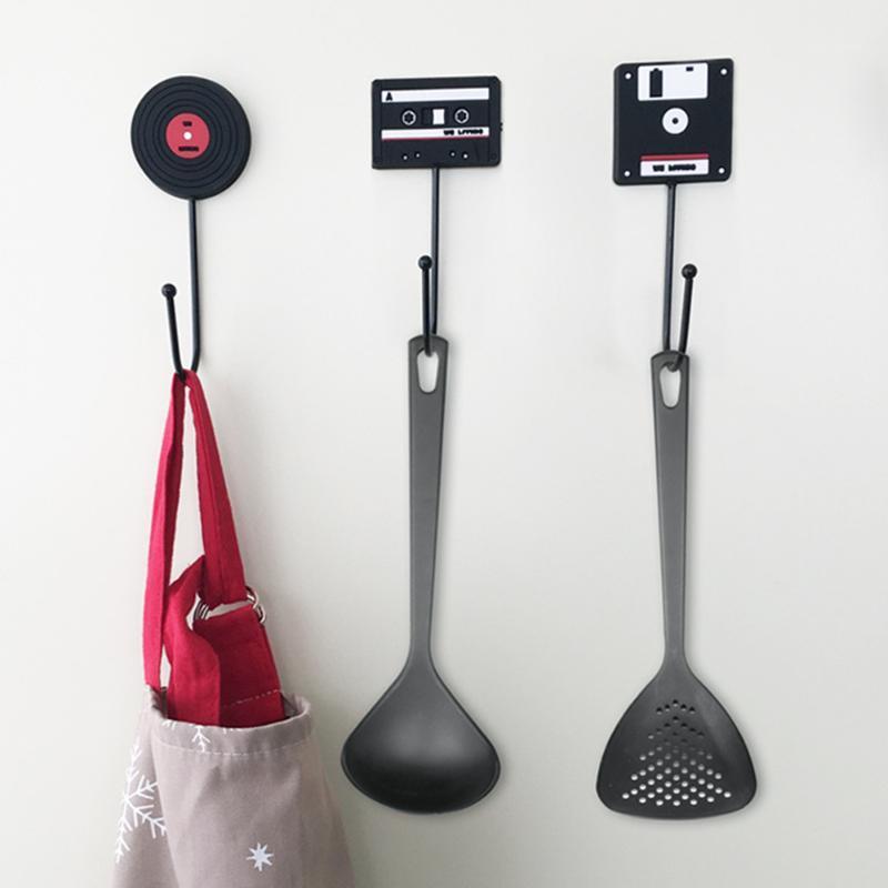 2020 new useful wall hook sturdy sticky storage family ornament minimalist retro disc disk hook decoration1
2020 new useful wall hook sturdy sticky storage family ornament minimalist retro disc disk hook decoration1