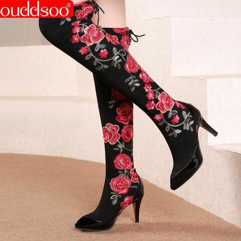 Chinese Ethnic Floral Vintage Ladies Rose Embroidered Boots Black Women Knee Stretch Boots Retro Winter Warm Zipper Shoes Woman1
Chinese Ethnic Floral Vintage Ladies Rose Embroidered Boots Black Women Knee Stretch Boots Retro Winter Warm Zipper Shoes Woman1