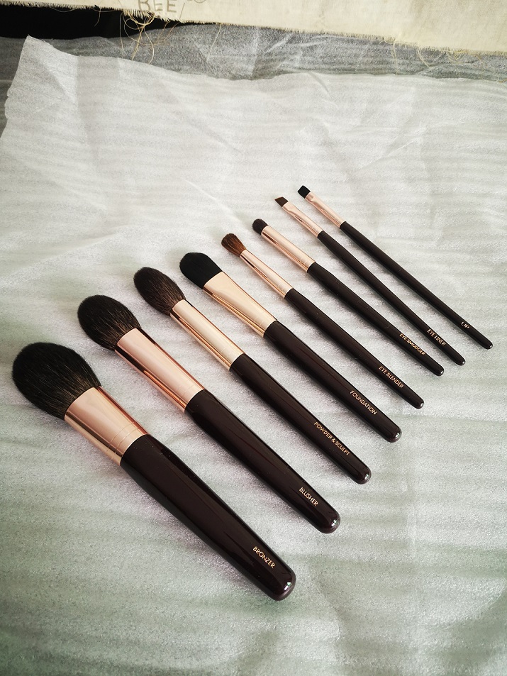 Cha-T Makeup Brush Collection Kit in 8 Pieces Boxed Face Complexion Sculpting Powder Brushes Eye Cosmetics Shadow Blending Liner Brush Set Lip Make Up