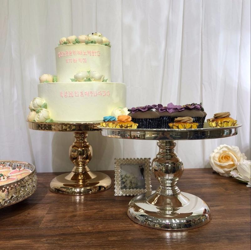 Fashion stand wedding cake decorated cake stand holder birthday party snack plate wedding dessert table decor cupcake pan plate
Fashion stand wedding cake decorated cake stand holder birthday party snack plate wedding dessert table decor cupcake pan plate