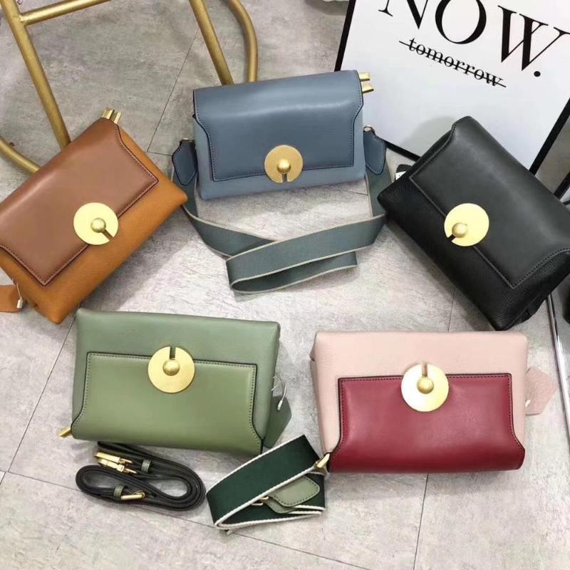 free shipping 2020 the new style fashion classic hasp genuine cow leather women one shoulder bag crossbody bag 20cm5 color
free shipping 2020 the new style fashion classic hasp genuine cow leather women one shoulder bag crossbody bag 20cm5 color