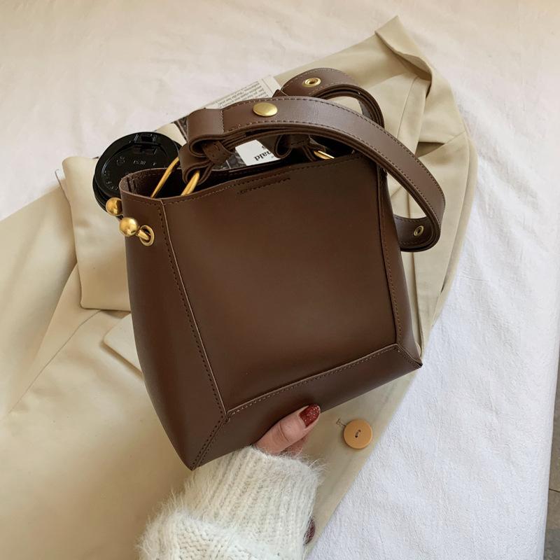 Large capacity bucket bag 2021 new trendy retro messenger bag fashion all-match shoulder casual underarm female, Black
Large capacity bucket bag 2021 new trendy retro messenger bag fashion all-match shoulder casual underarm female, Black