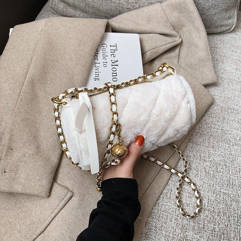 Toposhine Luxury Fashion Women Crossbody Bag Faux Fur Semicircle Small Bags Soft Ladies Shoulder Bags For Ladies Handbags, White
Toposhine Luxury Fashion Women Crossbody Bag Faux Fur Semicircle Small Bags Soft Ladies Shoulder Bags For Ladies Handbags, White