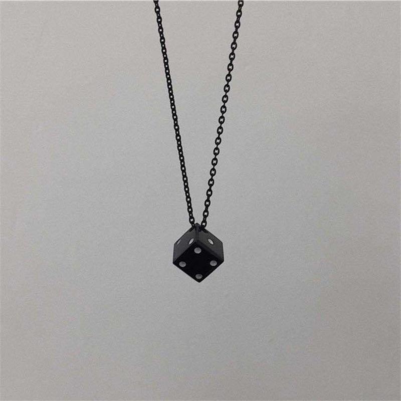 Chains Couple Necklace Men's Accessories 2022 Lucky Dice Pendant Christmas Decoration Valentine's Day Present Collares De
Chains Couple Necklace Men's Accessories 2022 Lucky Dice Pendant Christmas Decoration Valentine's Day Present Collares De