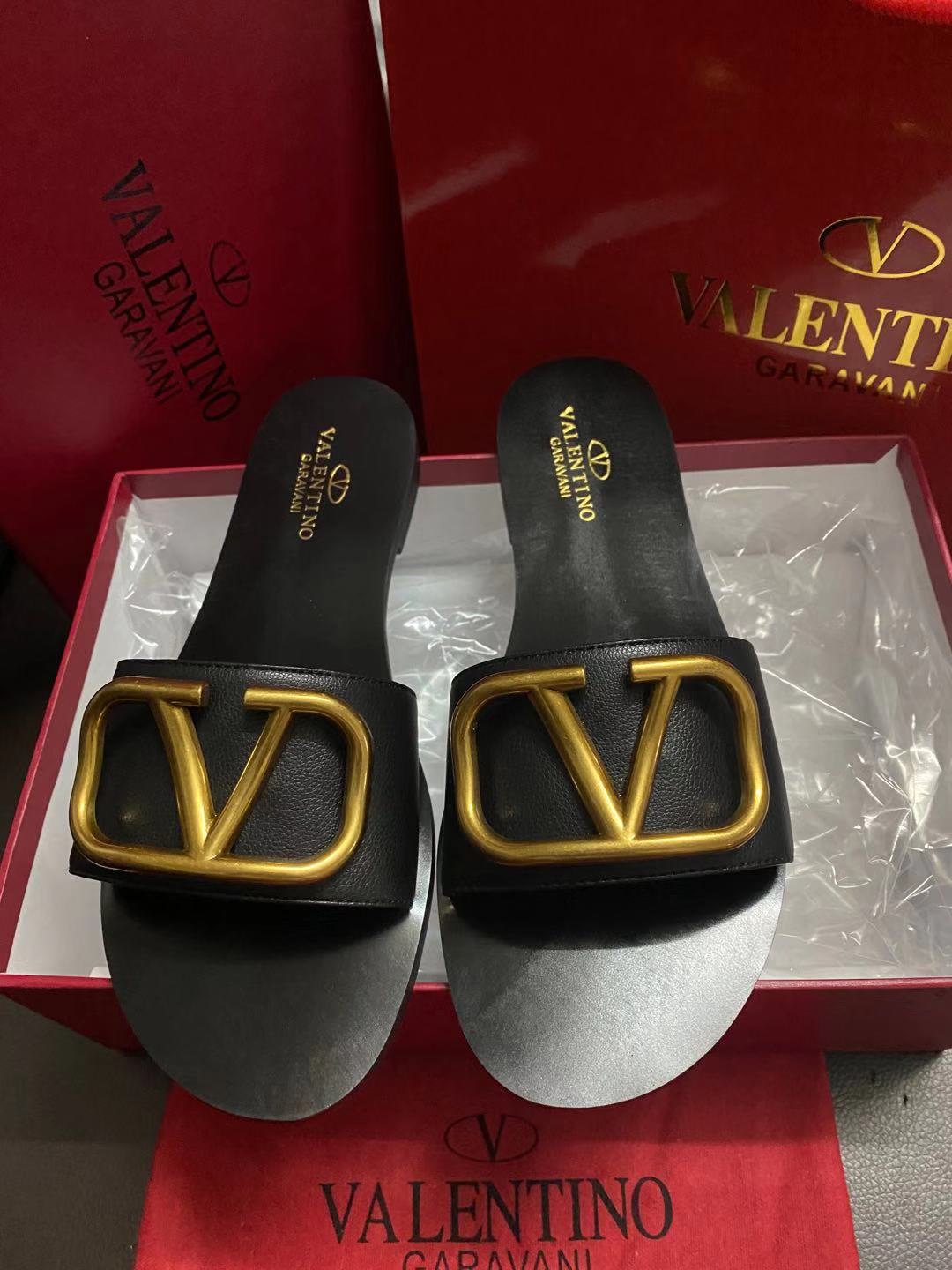 Summer 2020 ladies sandals and slippers, 2020 designer design, high-end durable style, light and comfortable, fashionable and casual all-mat, Black
Summer 2020 ladies sandals and slippers, 2020 designer design, high-end durable style, light and comfortable, fashionable and casual all-mat, Black