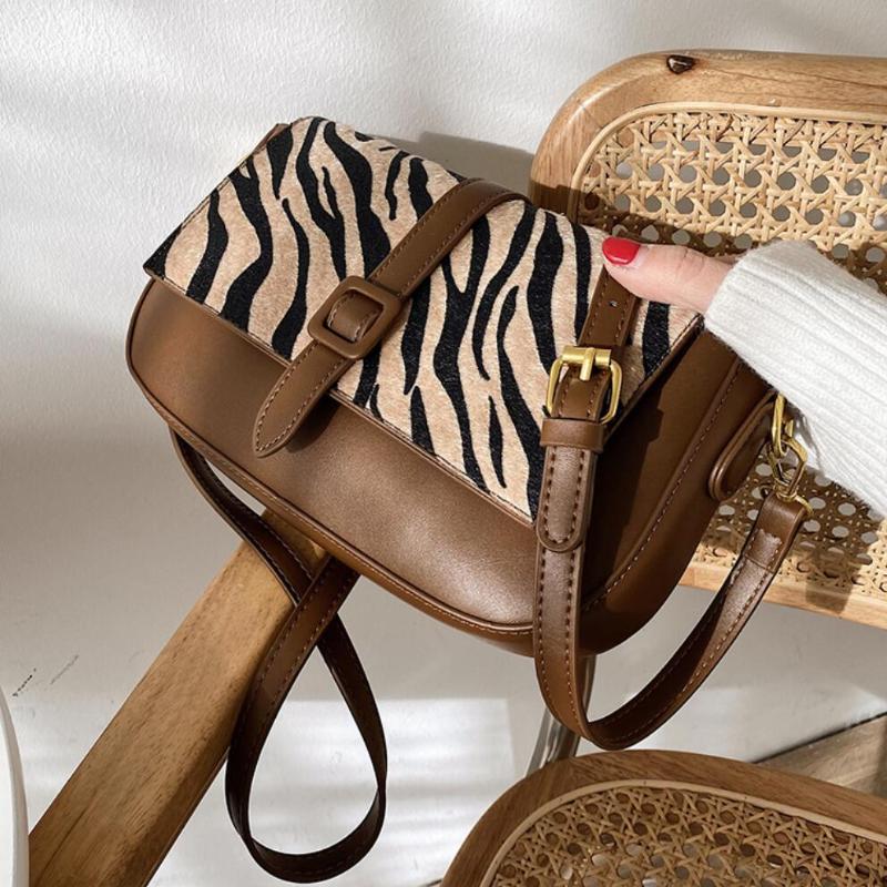 Sexy Leopard Square Crossbody bag 2020 Fashion New Quality PU Leather Women's Designer Handbag Vintage Shoulder Messenger Bag, Cow pattern black
Sexy Leopard Square Crossbody bag 2020 Fashion New Quality PU Leather Women's Designer Handbag Vintage Shoulder Messenger Bag, Cow pattern black