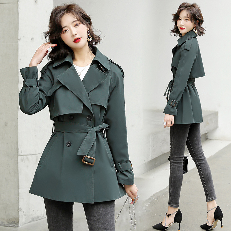 2021 New Spring autumn loose double lapel breasted classic oversize short trench coat with chic female jacket belt T2SS, Khaki.
2021 New Spring autumn loose double lapel breasted classic oversize short trench coat with chic female jacket belt T2SS, Khaki.