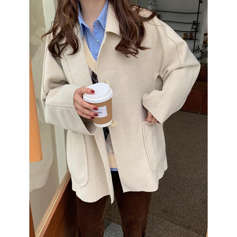 Coat Female Autumn and Winter 2020 New Korean Version of the Simple Classic Style Elegant Fashion Woolen Coat Jacket Women, Black
Coat Female Autumn and Winter 2020 New Korean Version of the Simple Classic Style Elegant Fashion Woolen Coat Jacket Women, Black