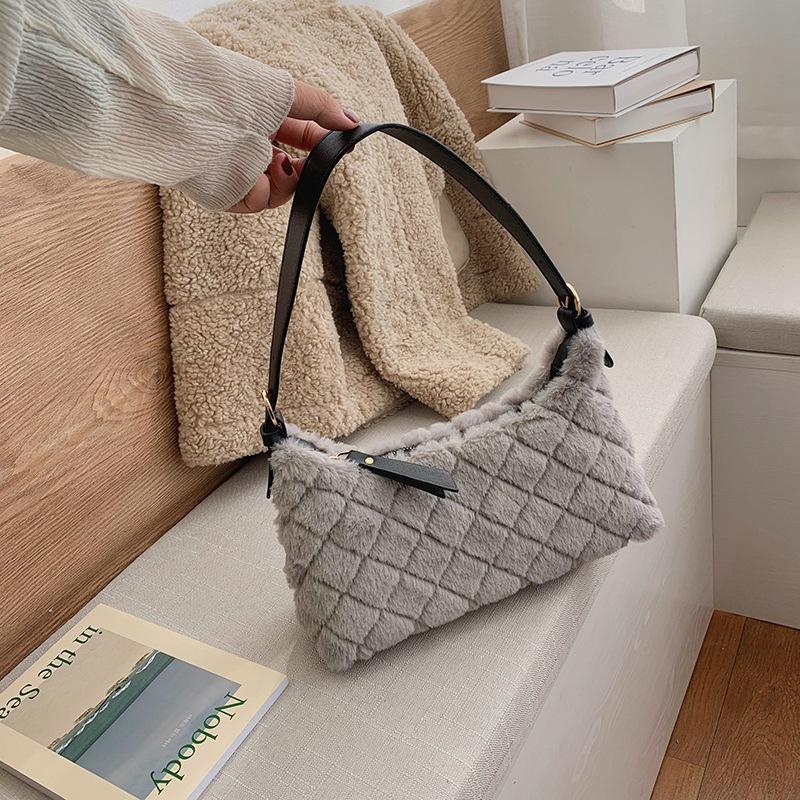 Women's Bag Popular On the Internet Versatile Flap Cotton Autumn And Winter New Fashion Messenger Bag One Shoulder, Black
Women's Bag Popular On the Internet Versatile Flap Cotton Autumn And Winter New Fashion Messenger Bag One Shoulder, Black