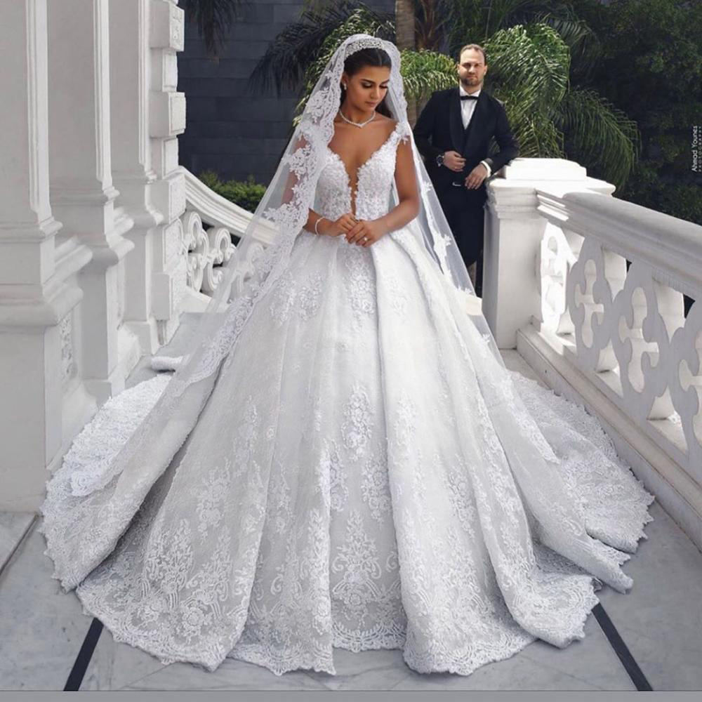2021 New Elegant Gown of White Lace/ivory Beach Chiffon with Sleeveless v Sleeve Wedding Gowns Soiree Bathrobe A5ML
2021 New Elegant Gown of White Lace/ivory Beach Chiffon with Sleeveless v Sleeve Wedding Gowns Soiree Bathrobe A5ML