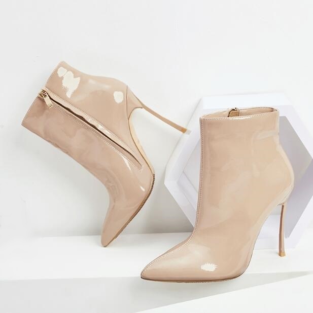 Beige Leather Shoes Ankle Metal Blade 12mm Lateral Zipper Women Water-proof Rain Boots, The picture
Beige Leather Shoes Ankle Metal Blade 12mm Lateral Zipper Women Water-proof Rain Boots, The picture