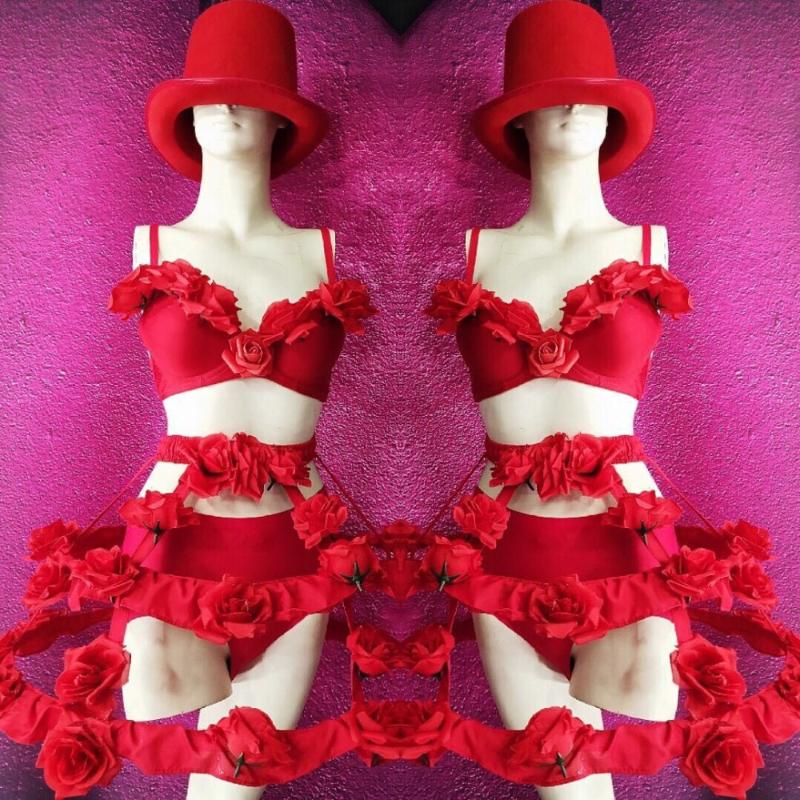 Red white rose stage flower love costume women stage performance DJ DS show singer costumes Sexy party wear
Red white rose stage flower love costume women stage performance DJ DS show singer costumes Sexy party wear