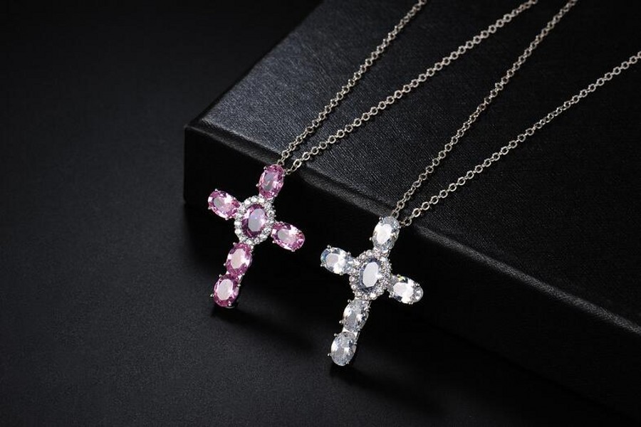 Hip Hop Vintage Jewelry Cross Pendant White Gold Fill Oval Cut Sapphire CZ Dia Christian Jesus Women Wedding Clavicle Necklace Gift