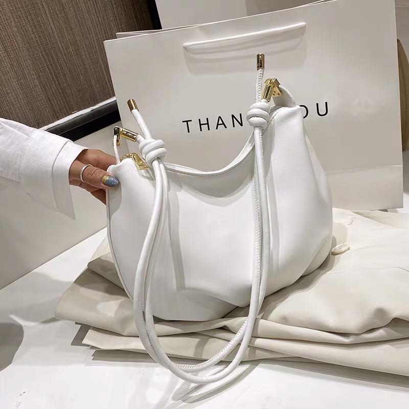 2021 New Female Bag Large Capacity Shoulder Bag Messenger Purses and Handbags Luxury Designer, Black
2021 New Female Bag Large Capacity Shoulder Bag Messenger Purses and Handbags Luxury Designer, Black