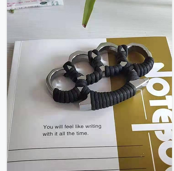 Glass fiber tiger finger four finger hand brace hand buckle boxing set self defense weapon ring ring ring legal self defense fighting supp22
Glass fiber tiger finger four finger hand brace hand buckle boxing set self defense weapon ring ring ring legal self defense fighting supp22