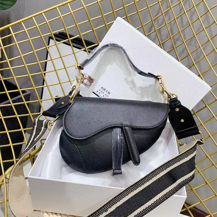2021 luxury women black saddles fashion white shoulder bags designers crossbody bags Lady saddles purses sequined letter D21012701, This option is not for sale
2021 luxury women black saddles fashion white shoulder bags designers crossbody bags Lady saddles purses sequined letter D21012701, This option is not for sale