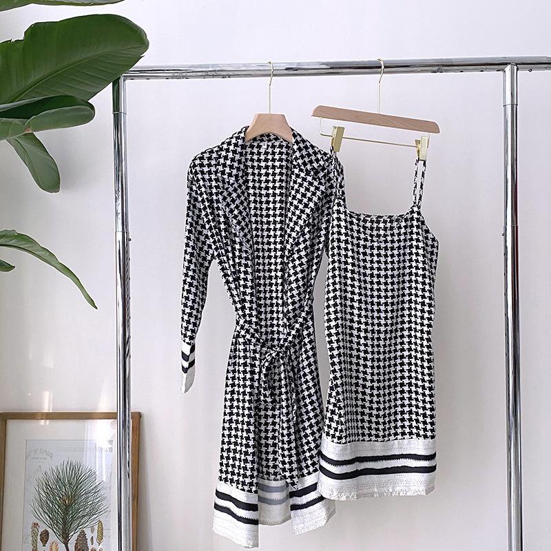 FZSLCYIYI Women Spring Houndstooth Print 2PCS Silk Satin Lace Sexy Nightgown Robe Sets Bathrobe Sleepwear Home Dress Nightdress, Black white
FZSLCYIYI Women Spring Houndstooth Print 2PCS Silk Satin Lace Sexy Nightgown Robe Sets Bathrobe Sleepwear Home Dress Nightdress, Black white