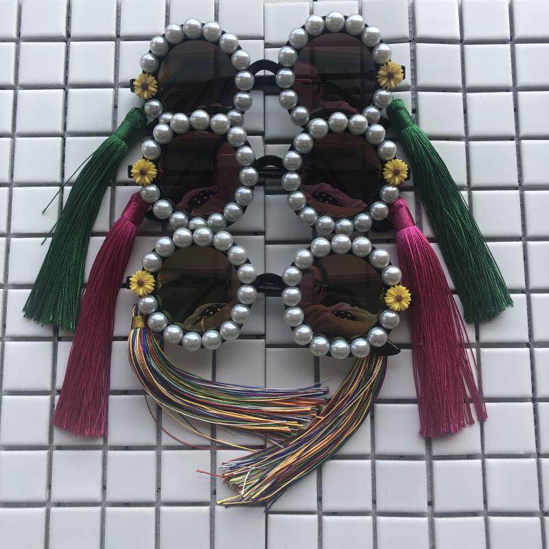 2020 Round Pearl Women Men Sunglasses Summer Shades Colorful Eyewear Tassel Sun Glasses Mirror Eyeglass Flower Vintage Sunglass
2020 Round Pearl Women Men Sunglasses Summer Shades Colorful Eyewear Tassel Sun Glasses Mirror Eyeglass Flower Vintage Sunglass
