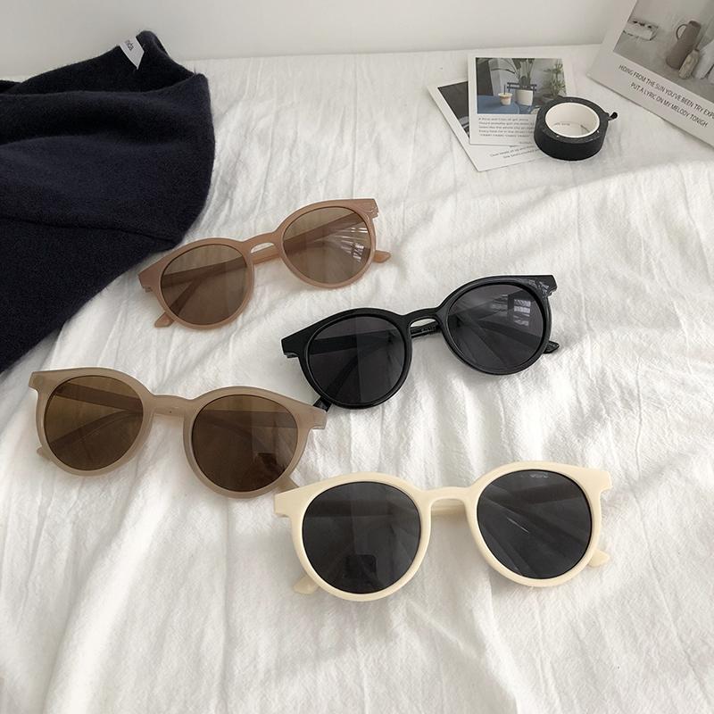 White sunglasses big box round face polarized retro student round sunglasses net red super fire summer sun glasses female
White sunglasses big box round face polarized retro student round sunglasses net red super fire summer sun glasses female