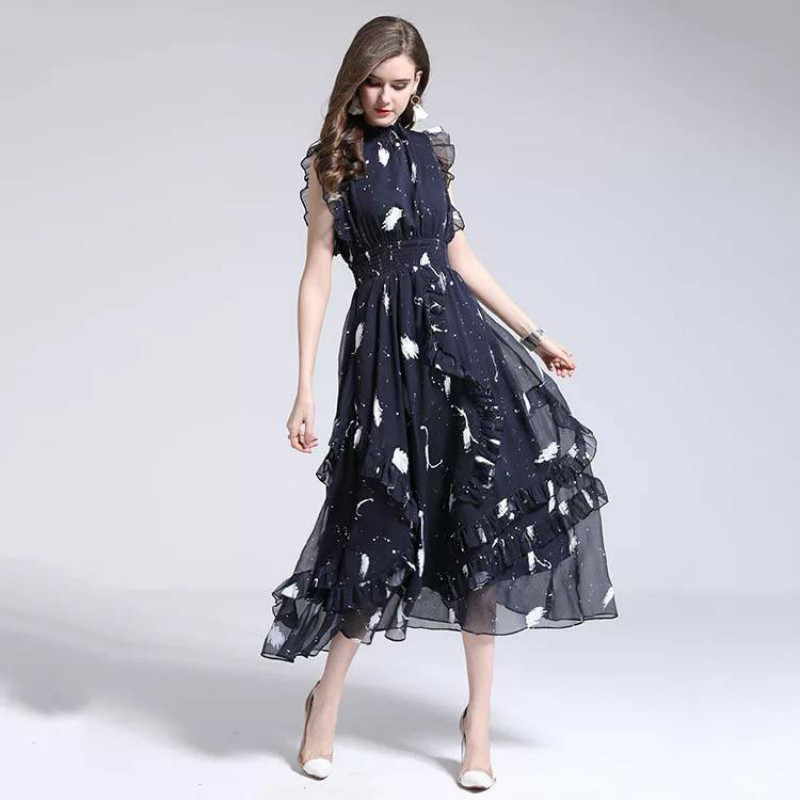 Portrait of Maxi Women Long Floral Aline Voile As Beach Holiday Clothes 2021 From Women' Summer Dressed New X0k5, Navy blue.
Portrait of Maxi Women Long Floral Aline Voile As Beach Holiday Clothes 2021 From Women' Summer Dressed New X0k5, Navy blue.