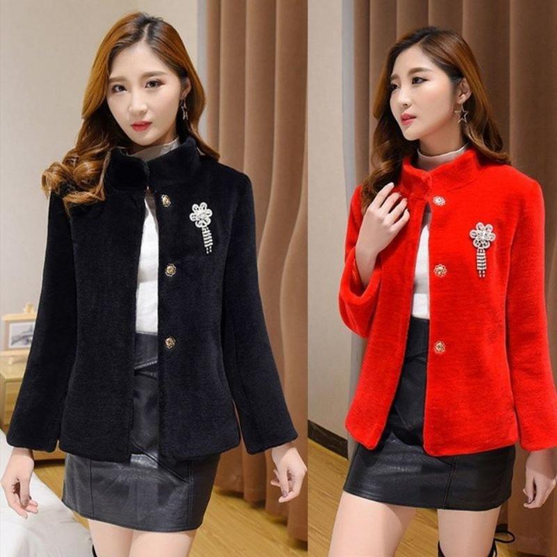 Women 2021 Autumn Winter New Faux Fur Shearling Fur Coat Female Stand Collar Short Wool Coats Ladies Slim Warm Overcoats C385, Red
Women 2021 Autumn Winter New Faux Fur Shearling Fur Coat Female Stand Collar Short Wool Coats Ladies Slim Warm Overcoats C385, Red