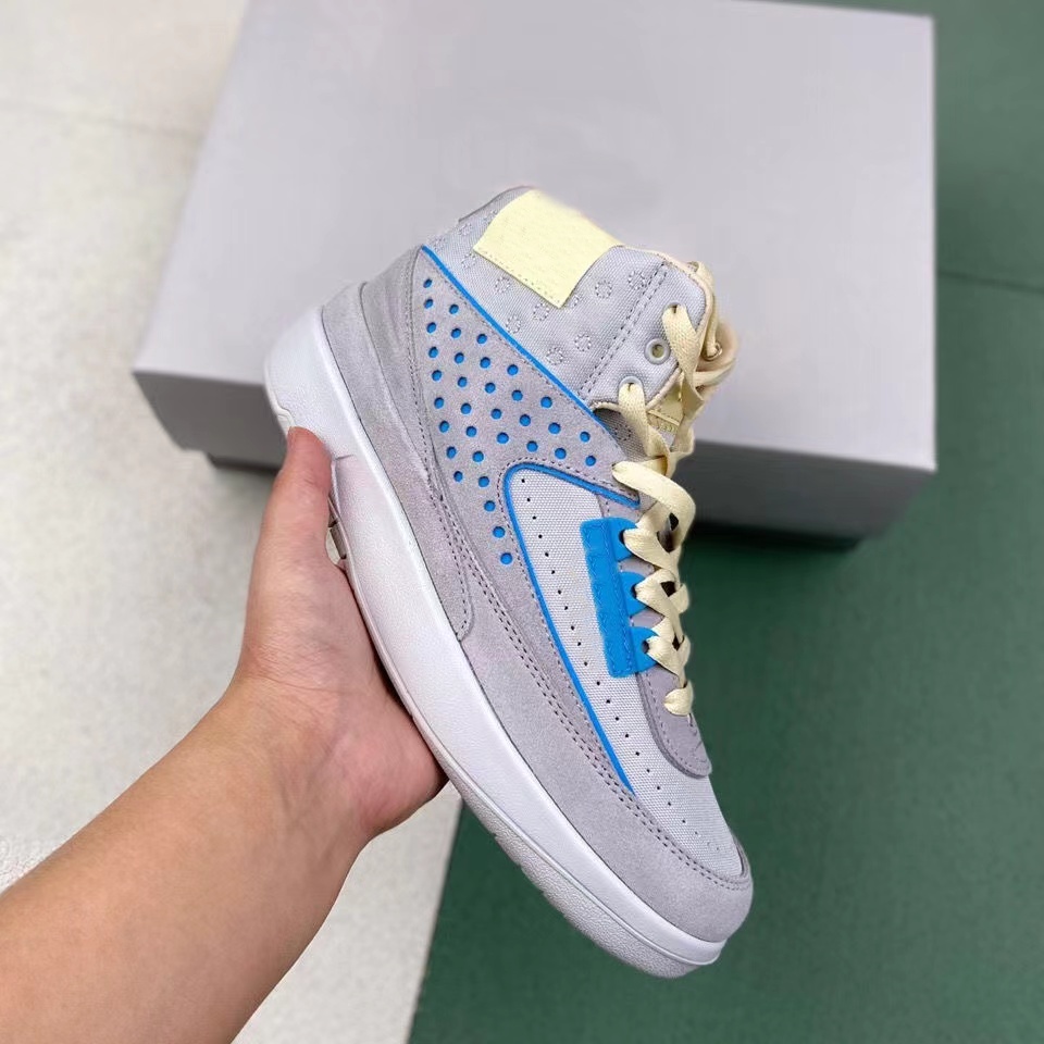 Top Quality Jumpman 2 2s II Basketball Shoes White Varsity Red Black Royal Solar Red October Men Luxurys Designer Sneakers
Top Quality Jumpman 2 2s II Basketball Shoes White Varsity Red Black Royal Solar Red October Men Luxurys Designer Sneakers