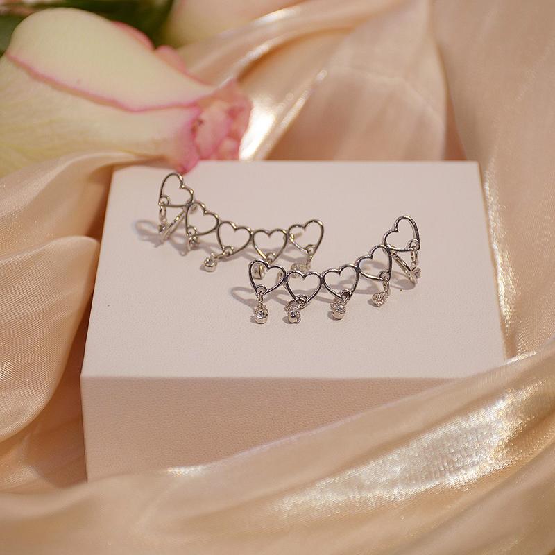 Stud Trendy Shine Heart Crystal Earrings For Women Designer Creativity Luxury Jewelry Inlaid High Quality Zircon S925 Needle
Stud Trendy Shine Heart Crystal Earrings For Women Designer Creativity Luxury Jewelry Inlaid High Quality Zircon S925 Needle