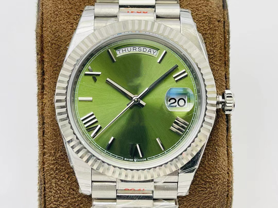 VR watch Diameter 40 mm thick 12 mm V2 upgrade version with 3255 automatic chain movement quick switch calendar sapphire glass mirror, As shown
VR watch Diameter 40 mm thick 12 mm V2 upgrade version with 3255 automatic chain movement quick switch calendar sapphire glass mirror, As shown