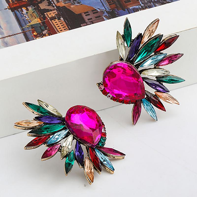 ZHINI New Design Vintage Gold Color Crystal Stud Earrings for Women Boho Rhinestone Statement Earring Fashion Jewelry Gift 2020
ZHINI New Design Vintage Gold Color Crystal Stud Earrings for Women Boho Rhinestone Statement Earring Fashion Jewelry Gift 2020