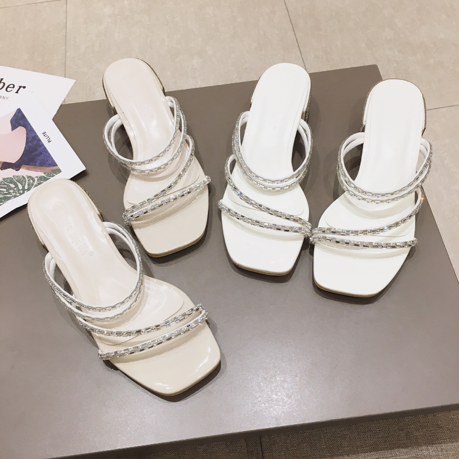 2021 New Rome Women's Thick Heels Summer Crystal Fairy Double Purpose Slippers of Square Jump Zf7u, Beige
2021 New Rome Women's Thick Heels Summer Crystal Fairy Double Purpose Slippers of Square Jump Zf7u, Beige