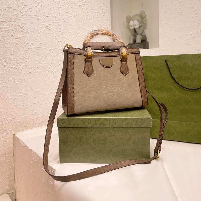 Women Bamboo Handbags Shoulder Bag Diana Bamboos Saddles Totes Crossbody Shopping Bag lady Fashion Vintage Purses Print letters Top quality 2022, 30*25cm
Women Bamboo Handbags Shoulder Bag Diana Bamboos Saddles Totes Crossbody Shopping Bag lady Fashion Vintage Purses Print letters Top quality 2022, 30*25cm