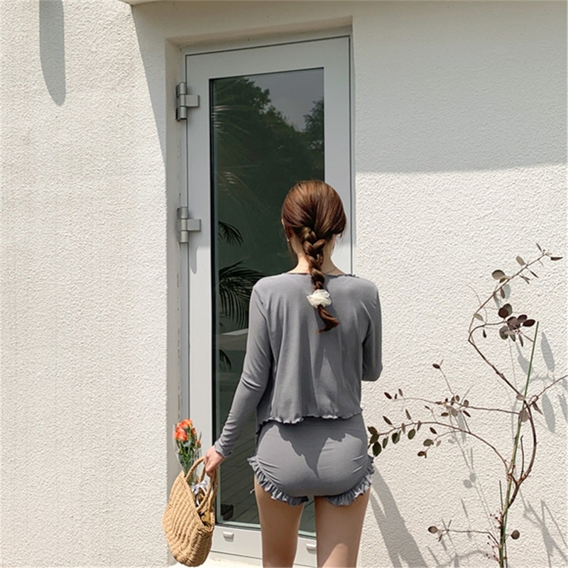 Korea Style Bikini Women Solid Swimwear Ruffle Swimsuit Pleated Monokini With Cover Push Up Trikini Long Sleeve Bathing Suit Y200824, Aosn1933
Korea Style Bikini Women Solid Swimwear Ruffle Swimsuit Pleated Monokini With Cover Push Up Trikini Long Sleeve Bathing Suit Y200824, Aosn1933
