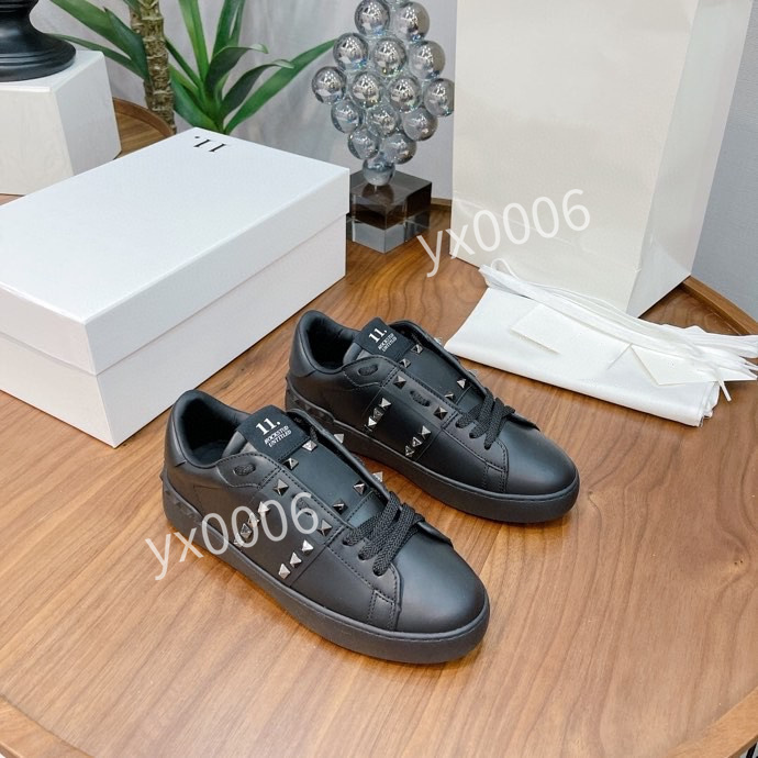 2021 Modern Graffiti Calfskin Nappa Daymaster 35-41 Sneakers Shoes Lightweight Runner Sports Super-flex Rubber Soles Outdoor Trainers Party Wedding yh211108, Choose the color
2021 Modern Graffiti Calfskin Nappa Daymaster 35-41 Sneakers Shoes Lightweight Runner Sports Super-flex Rubber Soles Outdoor Trainers Party Wedding yh211108, Choose the color