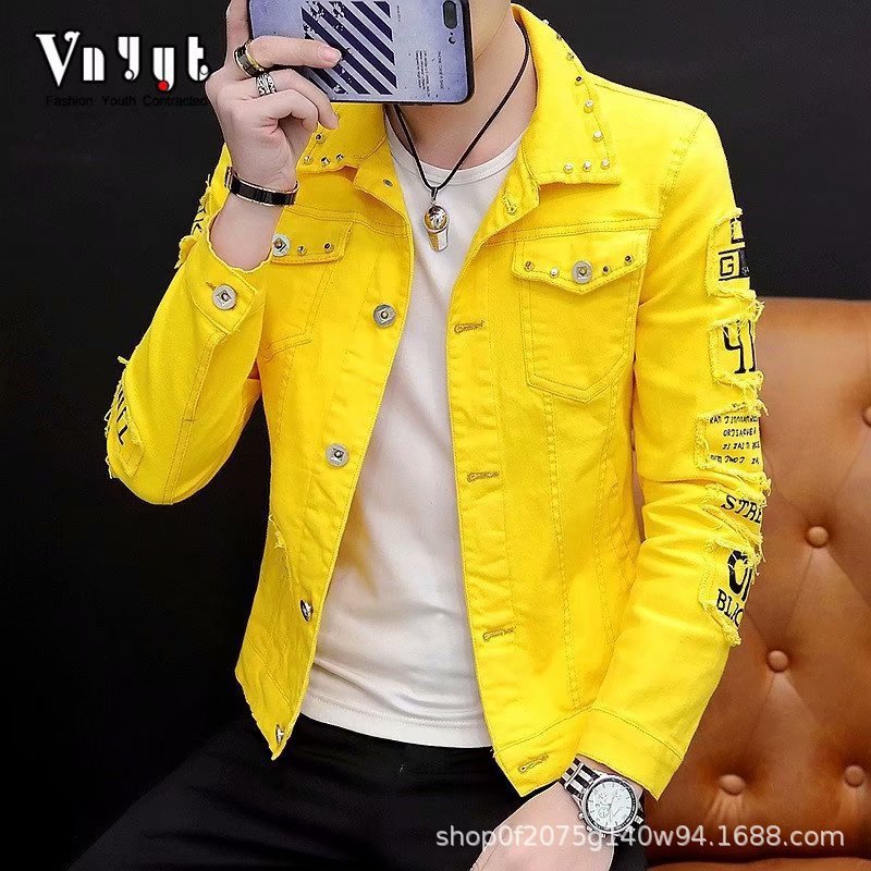 New denim jacket Korean teenagers Cotton yellow/black/red/white students men spring autumn River hole youth dress coat 201123
New denim jacket Korean teenagers Cotton yellow/black/red/white students men spring autumn River hole youth dress coat 201123