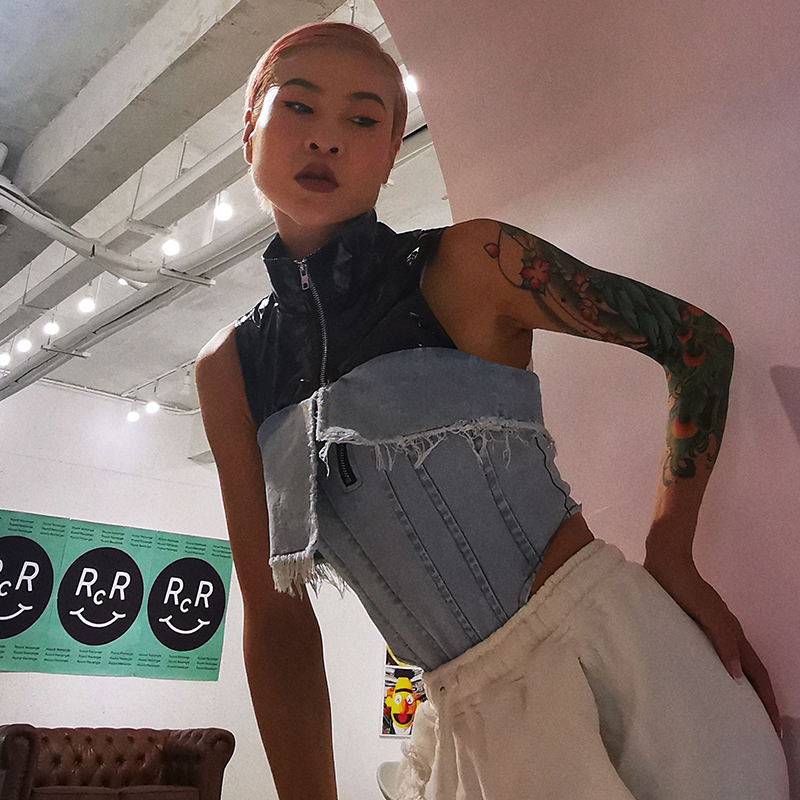 TWOTWINSTYLE Hit Color Patchwork Denim Tops For Women Stand Sleeveless Tassel Slim Short Streetwear Coats Female Summer 201023
