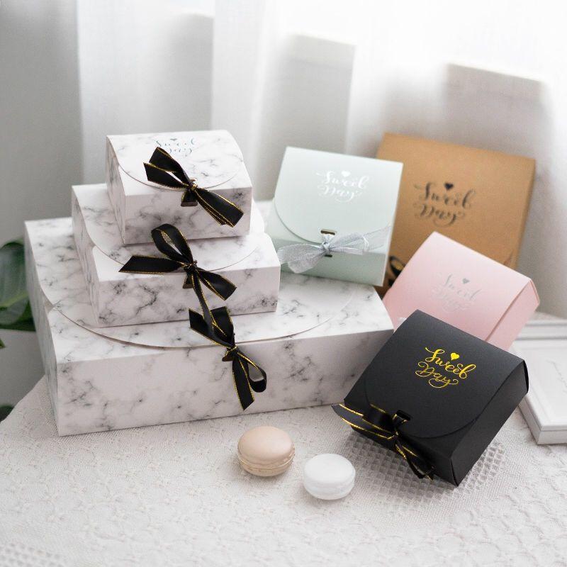 Bronzing Kraft Paper Gift Box Wedding Birthday Present Clothes Packaging box Party Favors Candy Cake Pastry
Bronzing Kraft Paper Gift Box Wedding Birthday Present Clothes Packaging box Party Favors Candy Cake Pastry