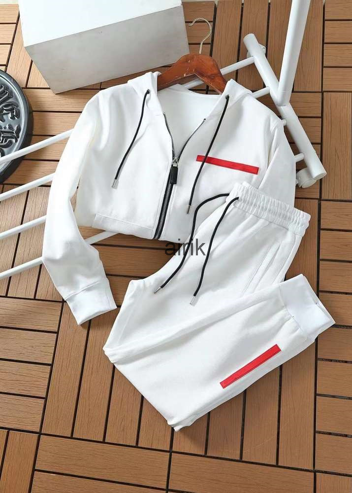 21aw Designer PRAD top quality Mens Tracksuits high-woven high-density cross-threaded sweater cloth fashion sports suit -3XL, This item is not shipped
21aw Designer PRAD top quality Mens Tracksuits high-woven high-density cross-threaded sweater cloth fashion sports suit -3XL, This item is not shipped