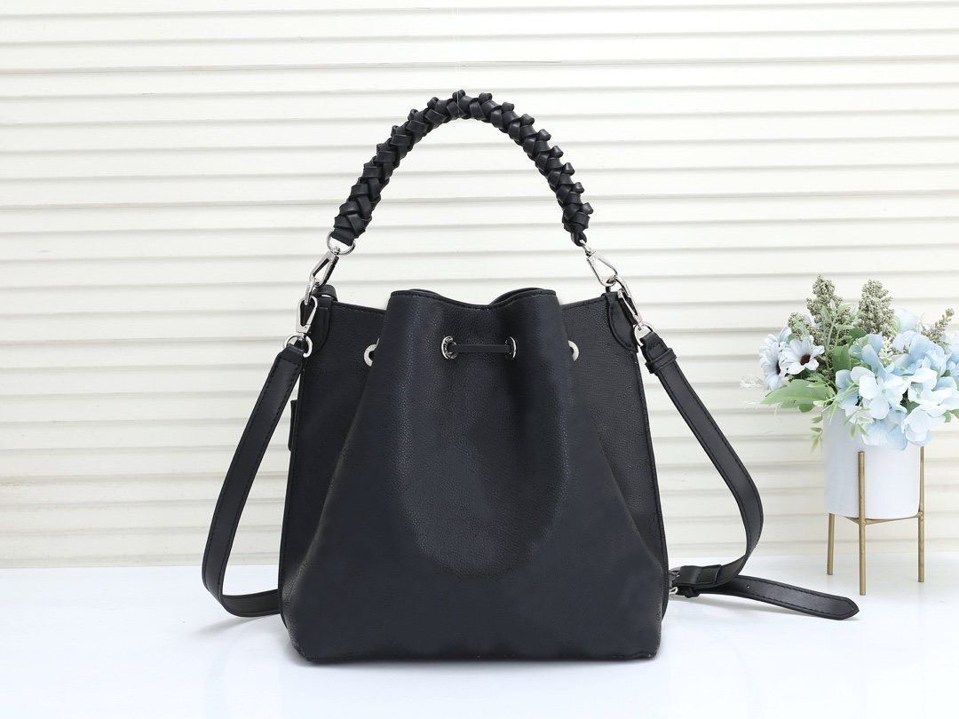 Shoulder Bags Leather Luxury Handbags Wallets High Quality For Women Bag Bucket bag Messenger Bags Cross Body luxurys designers bags, Color 1
Shoulder Bags Leather Luxury Handbags Wallets High Quality For Women Bag Bucket bag Messenger Bags Cross Body luxurys designers bags, Color 1