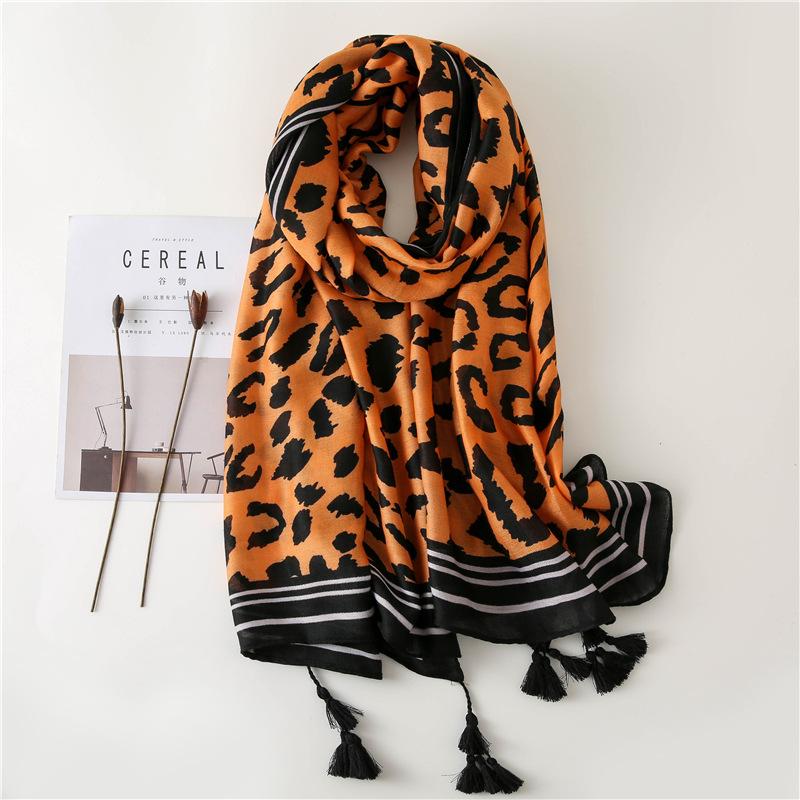 Cotton and Linen Scarf Autumn and winter lady Sunscreen tassels Shawls 2021 ethnic style Leopard Print silk Scarves
Cotton and Linen Scarf Autumn and winter lady Sunscreen tassels Shawls 2021 ethnic style Leopard Print silk Scarves