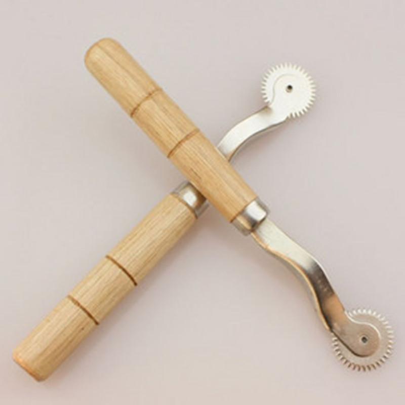 High Quality 1PC Sewing Tool Kit With Wood Handle Practical Serrate Edge Pattern Tracer Tracing Wheel Tailor Stitch Marker
High Quality 1PC Sewing Tool Kit With Wood Handle Practical Serrate Edge Pattern Tracer Tracing Wheel Tailor Stitch Marker