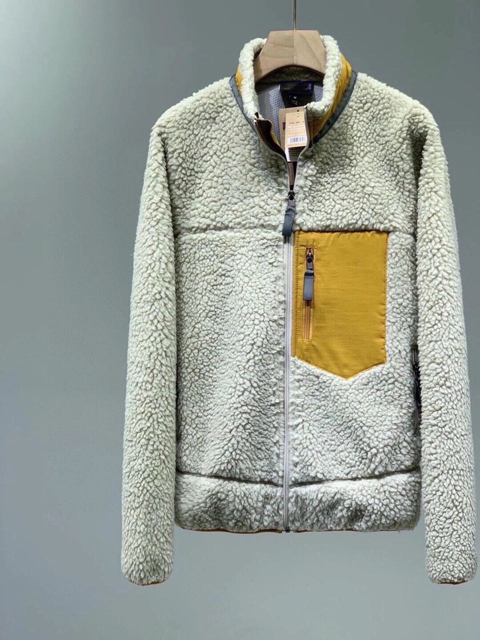 hot Men' women' casual thickened warmth classic couple models lamb cashmere fleece stand collar stitching pocket jacket free shipping, Blue
hot Men' women' casual thickened warmth classic couple models lamb cashmere fleece stand collar stitching pocket jacket free shipping, Blue