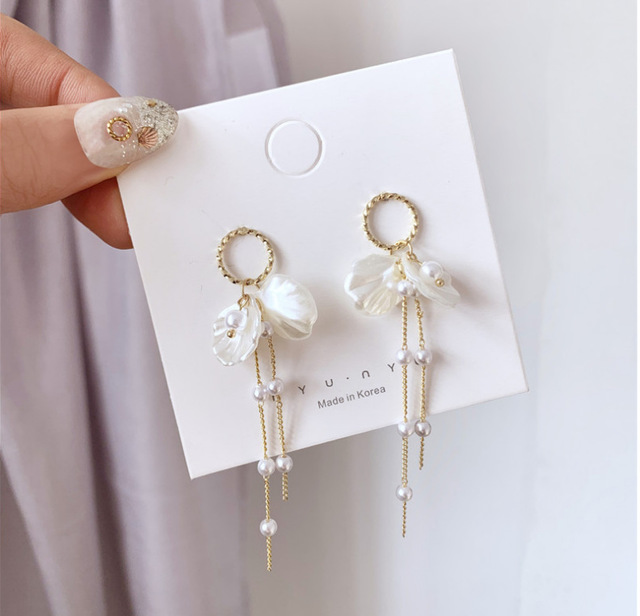 Christmas gift 2021 Women's Luxury Fashion Jewelry Designer Chain Tassel Stainless Steel Pearl Earrings For 925 Sterling Silver Womens
Christmas gift 2021 Women's Luxury Fashion Jewelry Designer Chain Tassel Stainless Steel Pearl Earrings For 925 Sterling Silver Womens
