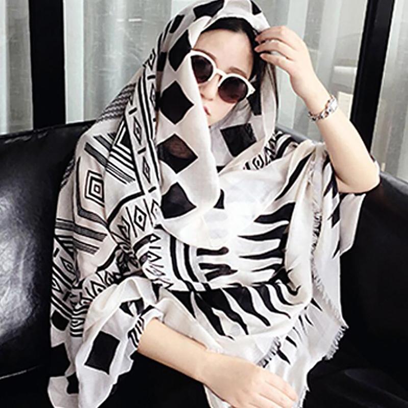 Black And White Fashion New Women Long Scarf Wrap Scarves Vintage Cotton Large Shawl Hijab Elegant Print Pattern
Black And White Fashion New Women Long Scarf Wrap Scarves Vintage Cotton Large Shawl Hijab Elegant Print Pattern