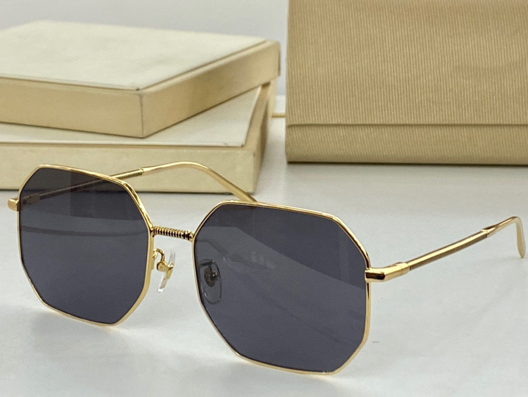Summer SUNGLASSES For Men Women 2828 Style Anti-Ultraviolet Retro Plate Octagon Full Frame Fashion Eyeglasses Random Box
Summer SUNGLASSES For Men Women 2828 Style Anti-Ultraviolet Retro Plate Octagon Full Frame Fashion Eyeglasses Random Box