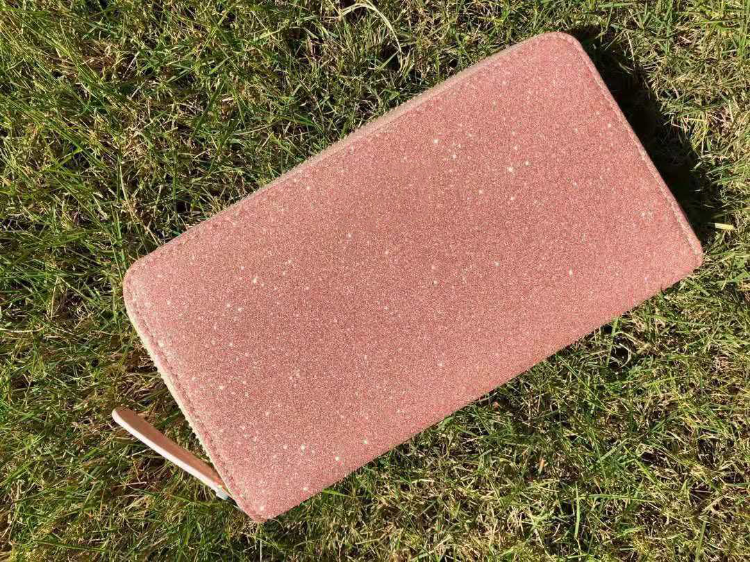 wholesale brand designer glitter wallets shining new classic zipper pocket clutch bag card holder 5 colors shining for women, Red;black
wholesale brand designer glitter wallets shining new classic zipper pocket clutch bag card holder 5 colors shining for women, Red;black
