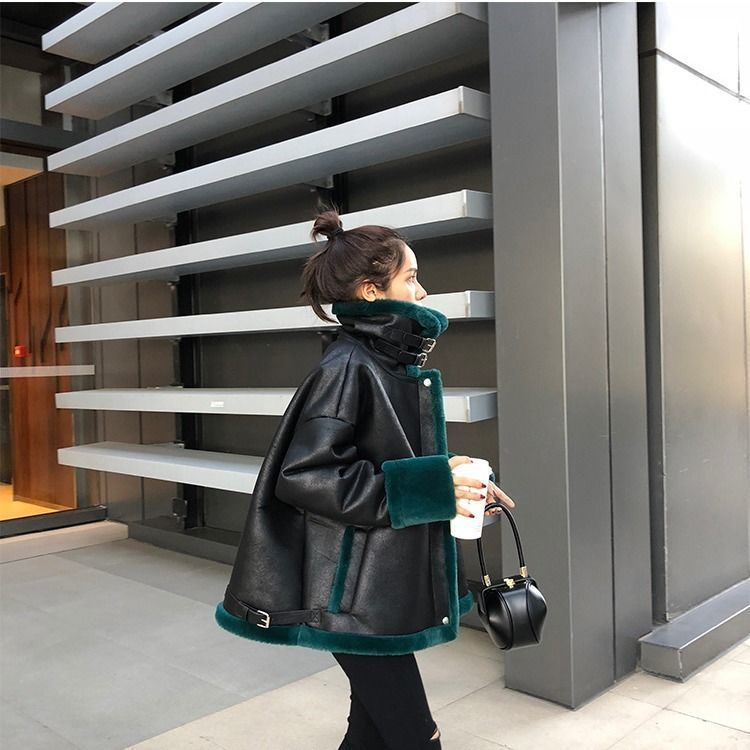 Winter Bomber Jacket Women New Stitched Lamb Fur Motorcycle Overcoats Fashion Outerwear Women Leather Jacket Winter Coats 201020