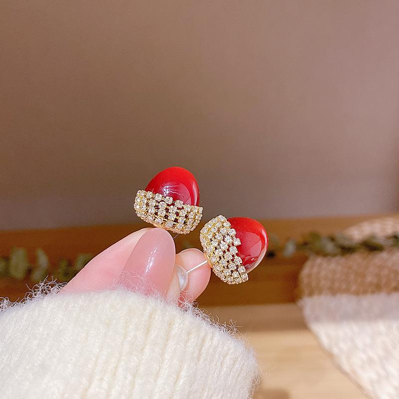 Korean Sweet Rhinestone Pearl Red Cherry Round Ball Stud Earrings for Women Girls Delicate Party Jewelry
Korean Sweet Rhinestone Pearl Red Cherry Round Ball Stud Earrings for Women Girls Delicate Party Jewelry